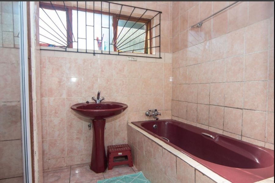 4 Bedroom Property for Sale in Amalinda Eastern Cape